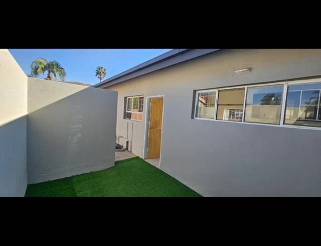 4 BEDROOM HOUSE FOR SALE IN FLORAUNA